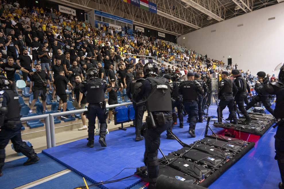 román magyar férfi futsal