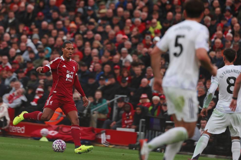Virgil van Dijk Liverpool - Manchester United