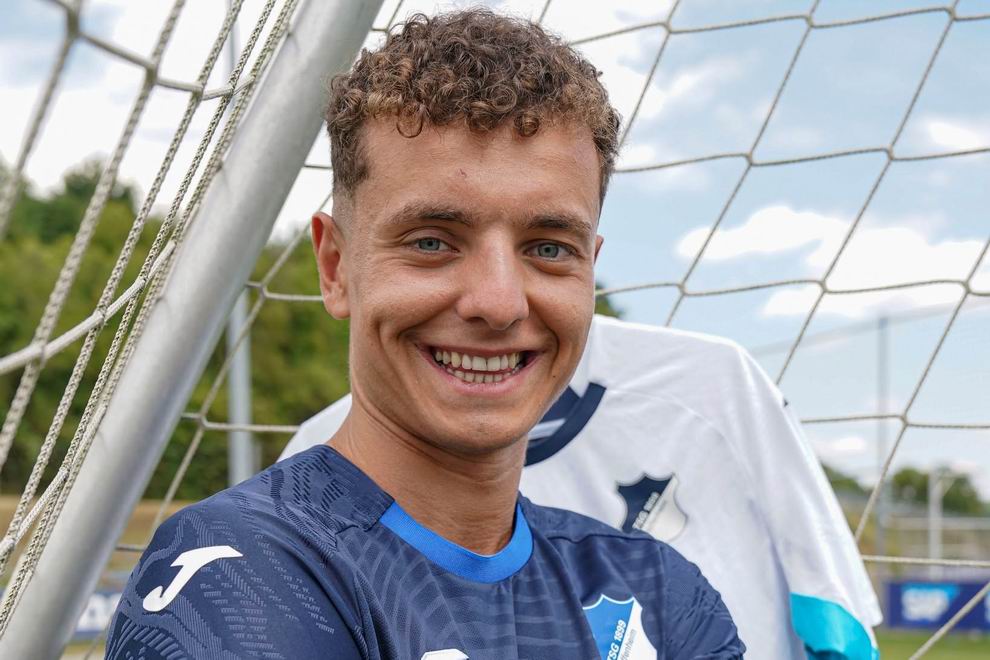 Fisnik Asllani